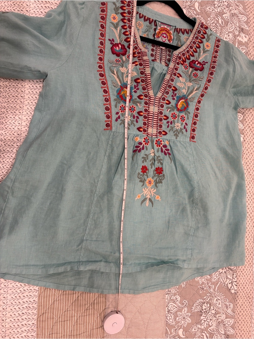 Johnny Was blue embroidered linen top size medium. Excellent condition! - Picture 7 of 7